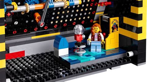 Lego planea sustituir el petróleo en los ladrillos por un plástico .